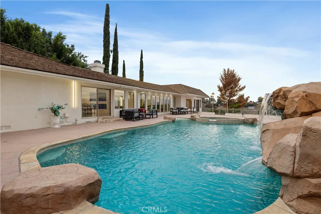 4651 Ellenita Ave., Tarzana, California 91356 home-pic-49